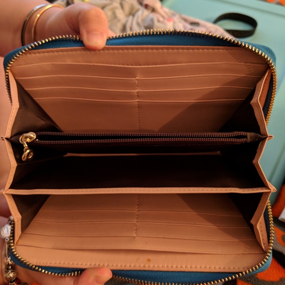 Blue wallet - Picture 2 of 3